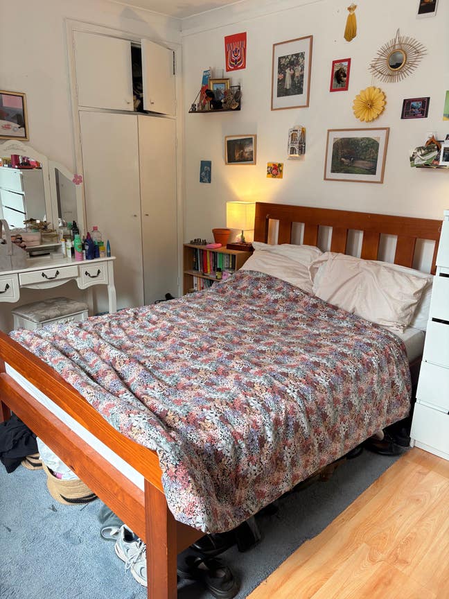 Sunny room directlyacross from Stockwell station  Main Photo