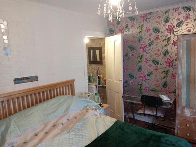 Ensuite  Main Photo