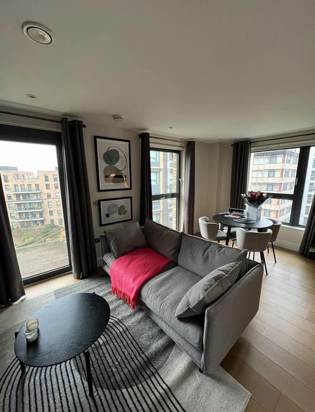 Furnished 2 Bed 2 Bath Wembley Park Main Photo