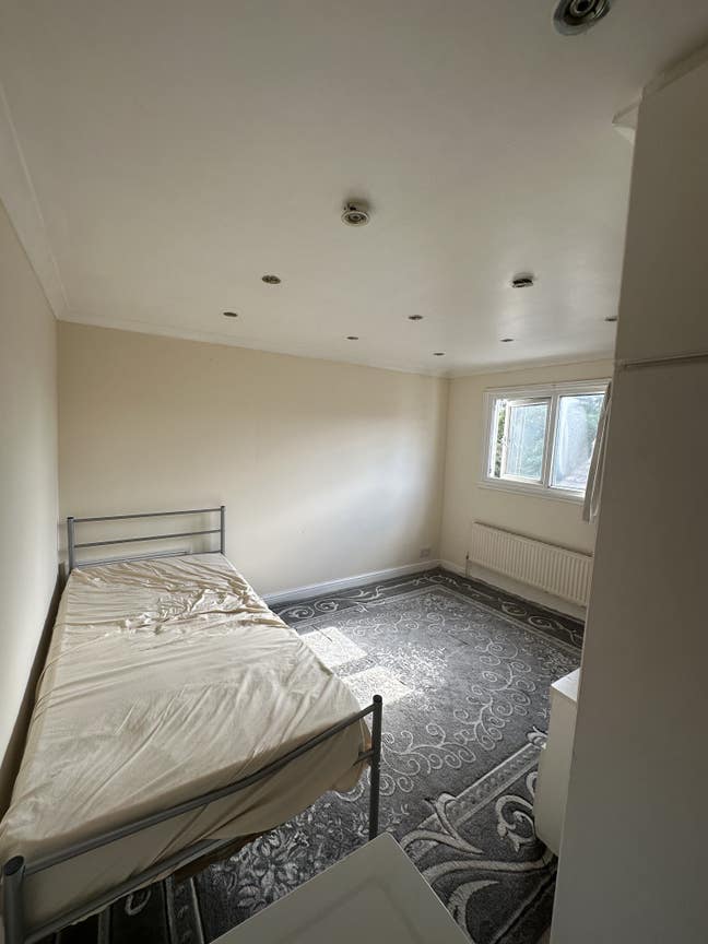 Room to rent in Hmo on St James Road, Croydon  Main Photo