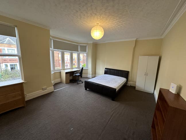 Available - Rooms to rent.  Main Photo