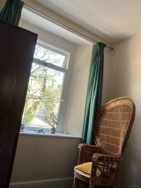 Double room in chilled house on the hill Main Photo