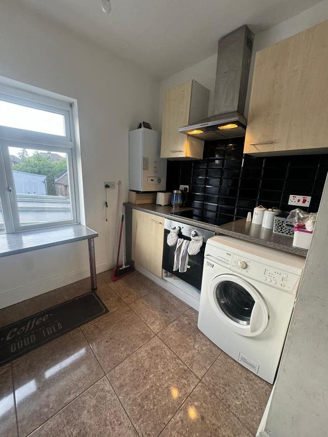 Spacious 3-bedroom Flat for rent - Prime location Main Photo