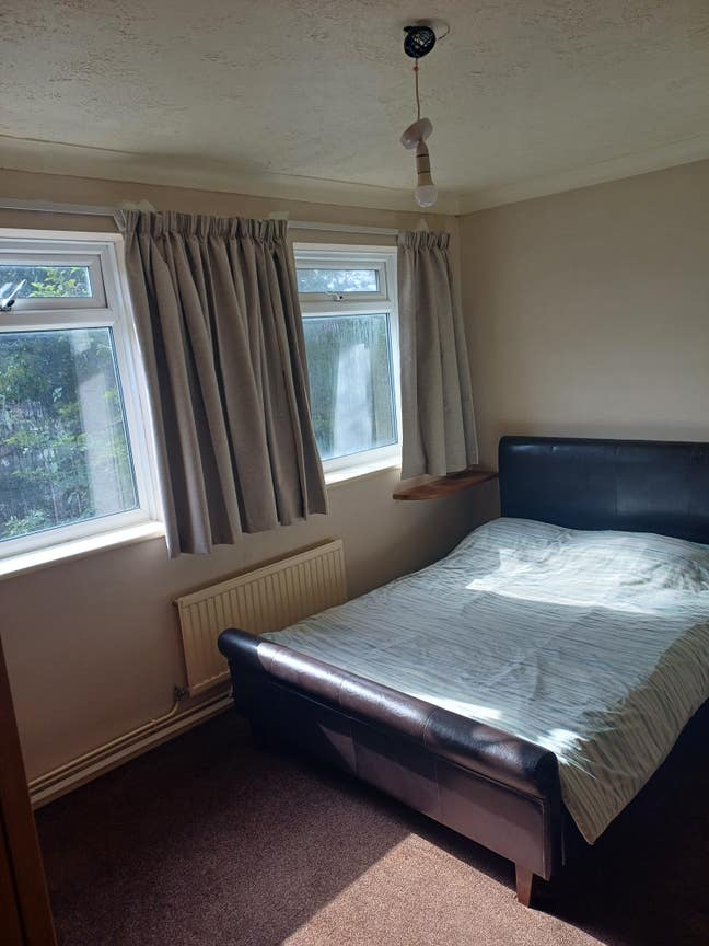 Spacious double room in cul-de-sac Main Photo