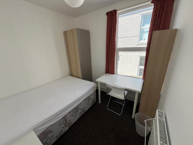 Double Student Rooms from £115/wk including bills Main Photo