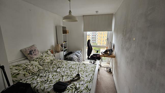 Double Room with ensuite available in Bow Main Photo