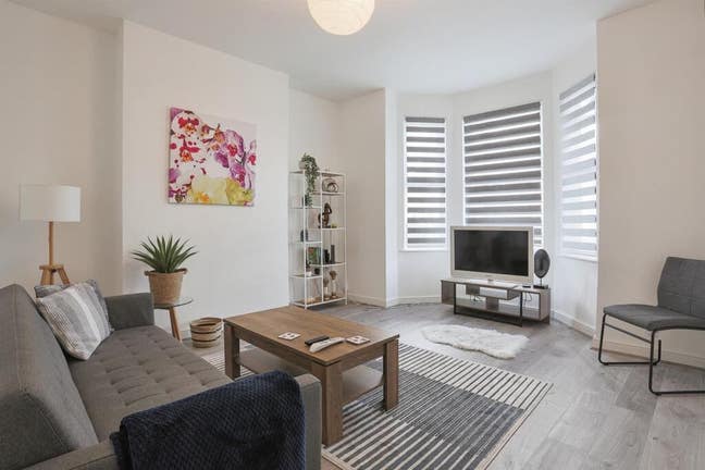 Double Room  to Rent  Main Photo