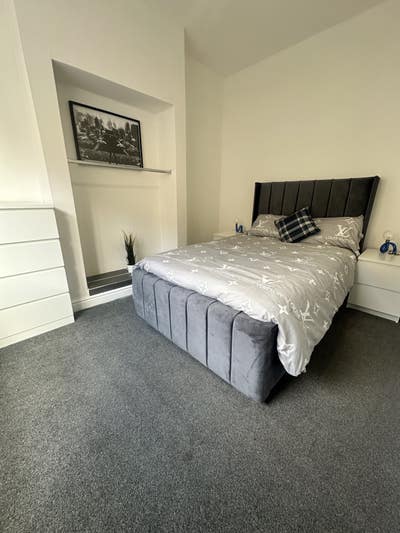 Luxury Double Room for rent in S80  Main Photo
