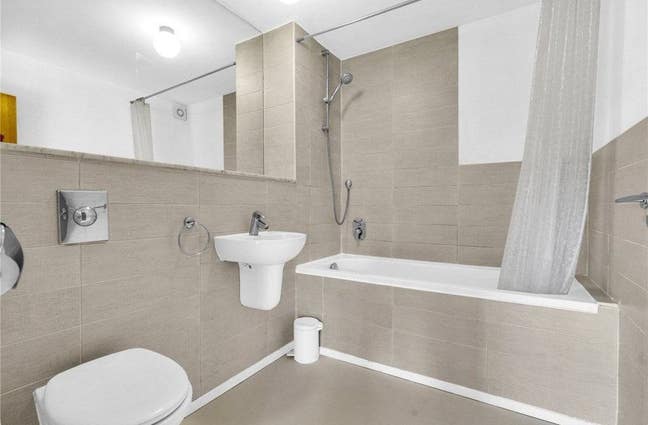 Modern studio to rent Main Photo