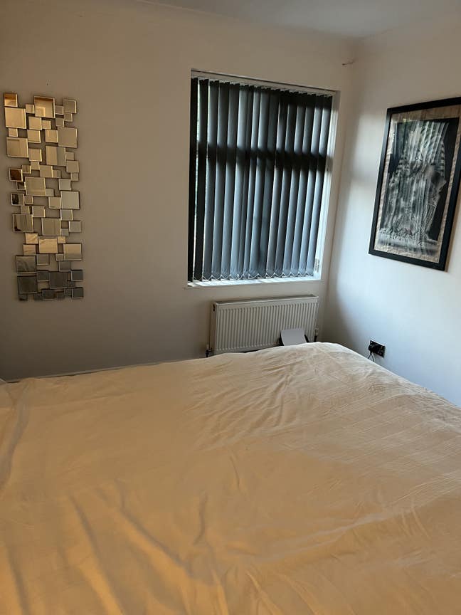 Double Room available in quiet family home.  Main Photo