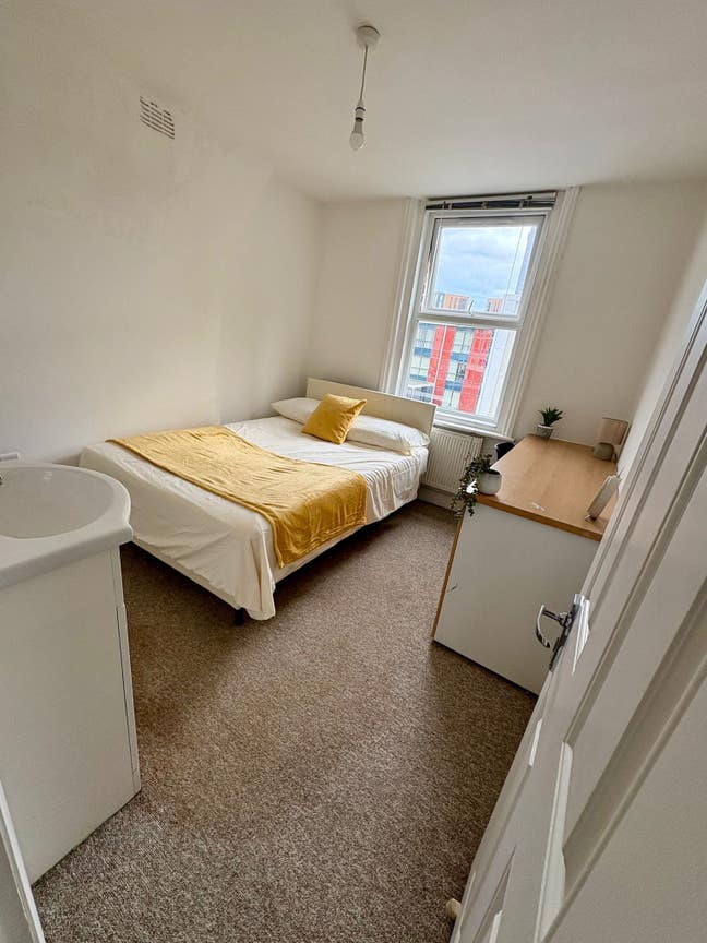 Cosy double room in central Bournemouth Main Photo