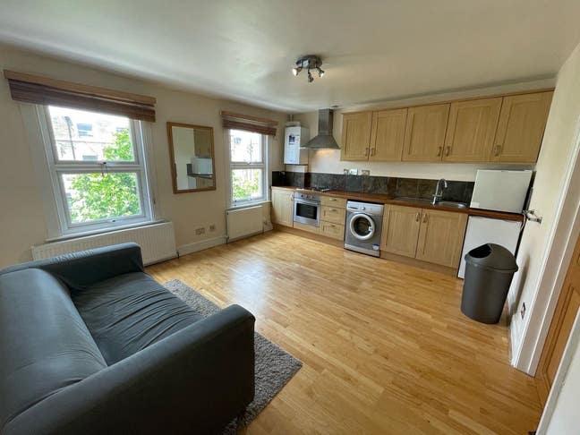 Lovely 1 bed flat, very close to Clapham Junction  Main Photo