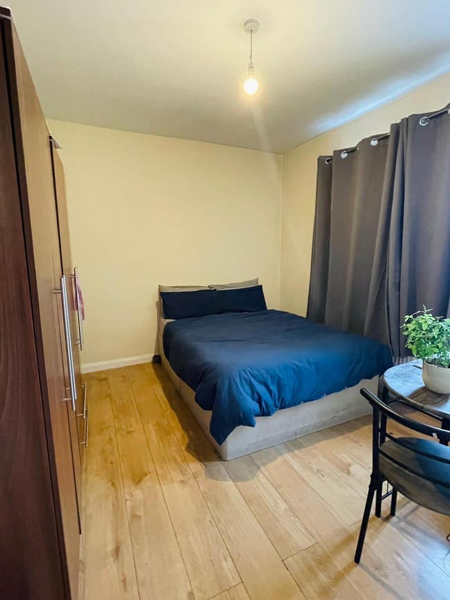 Hounslow East - Large Double Room  Main Photo