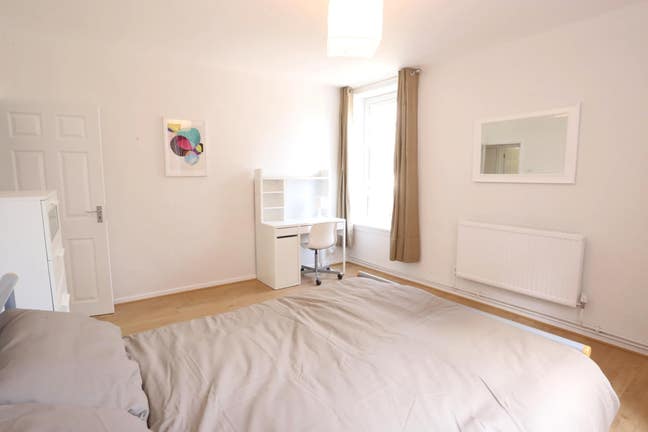 🏙️ 3 Rooms Available | Bills Inc and cleaning Main Photo