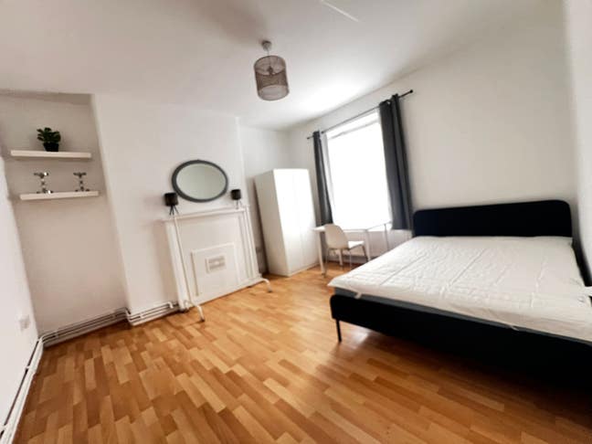 1 Spacious Bedrooms to Rent in Flat Share – E2  Main Photo