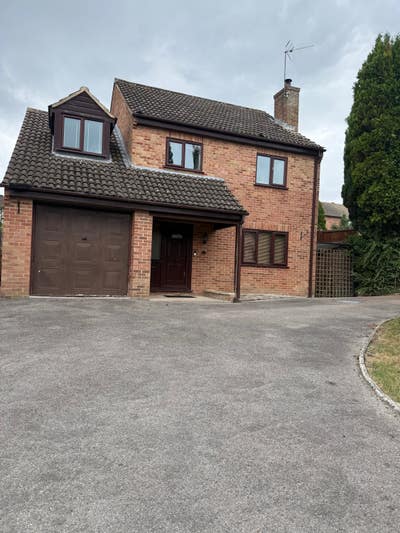 Two double rooms available for professionals Main Photo