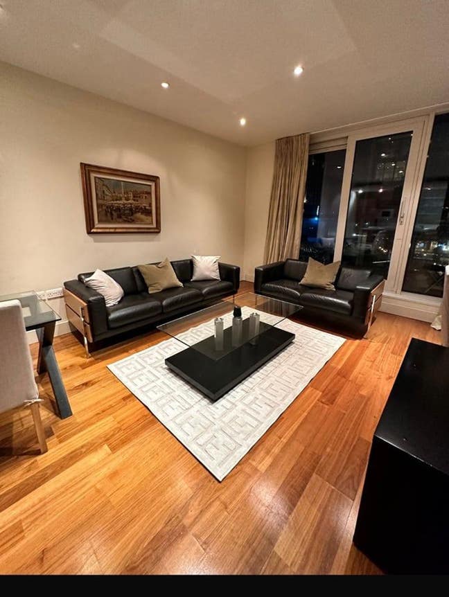 2 bed flat available now Main Photo