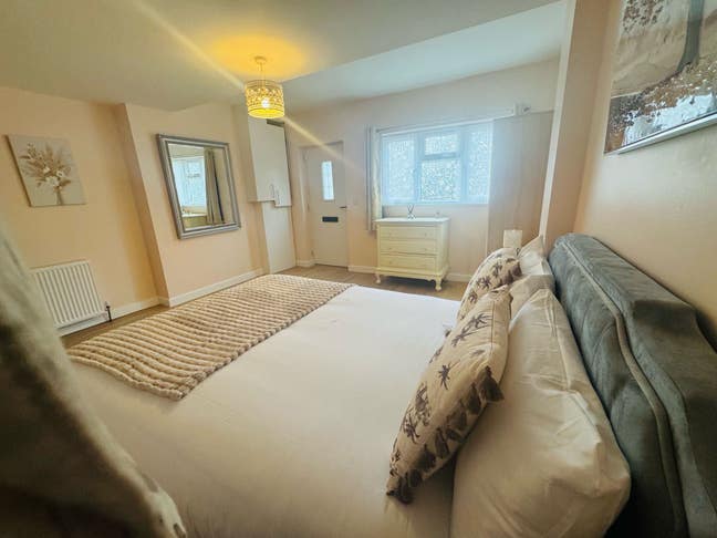 Stunning 1 bed flat  Main Photo