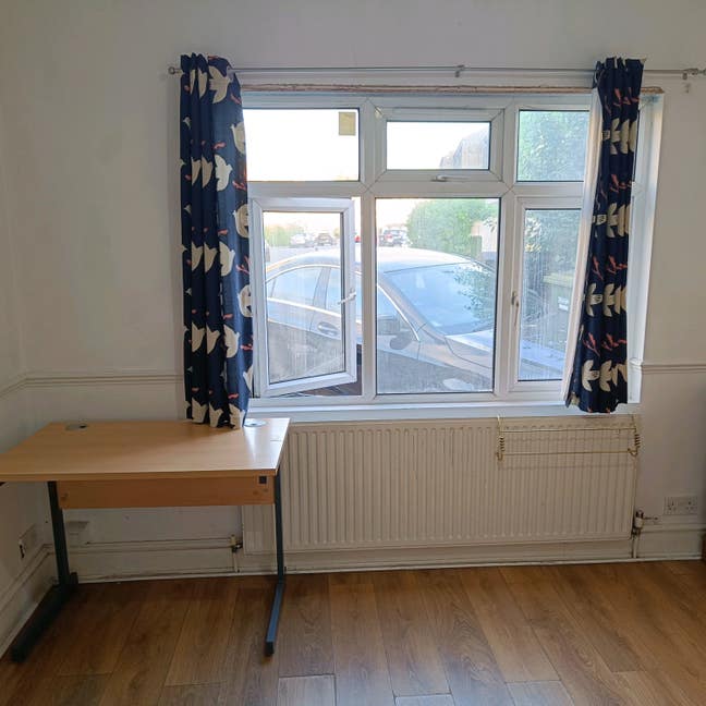 Immediate accommodation for a single man in SL1 Main Photo