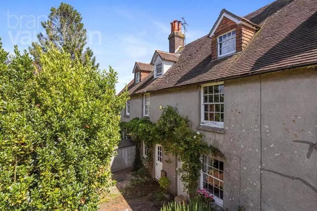 Charming cottage close  to Brighton Main Photo