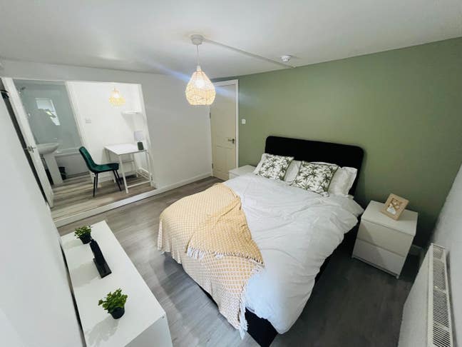 ⚡️Spacious, well located home near uplands 💫 Main Photo