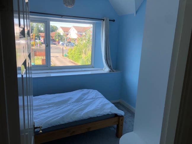 Room available immediately in Winnersh Main Photo
