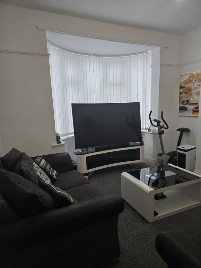 Cosy spacious Room in a modern 2bedroom apartment Main Photo