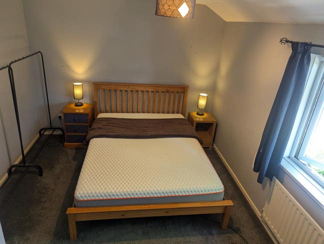 Large double room in quiet Cul-De-Sac Main Photo
