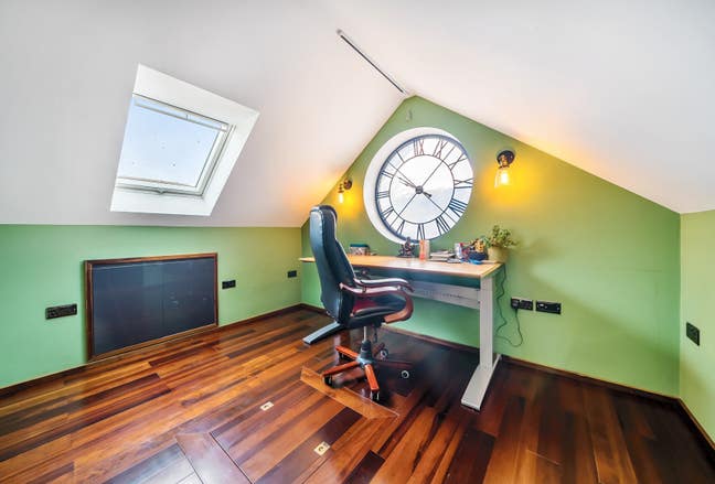 Self-Contained Luxury Duplex Studio  Main Photo