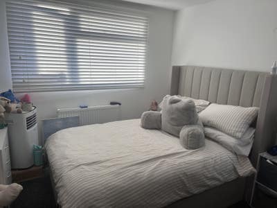 Large Double Room Main Photo