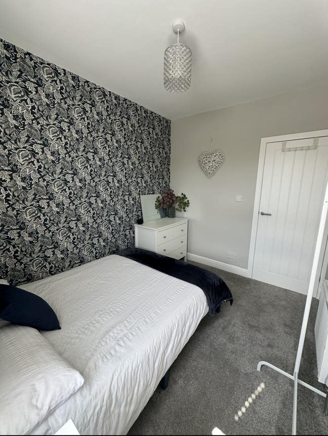 Double Room To Rent Main Photo
