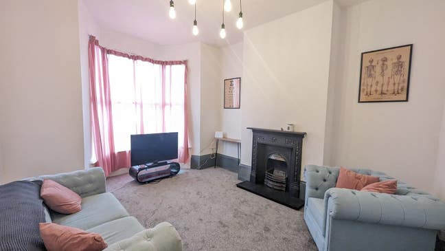 Double Room, Private Toilet@ Lovely 2Bedroom House Main Photo
