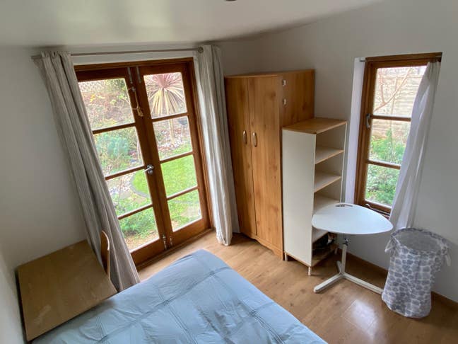 Small double room in friendly Sisters Av flatshare Main Photo