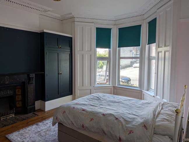 Spacious Double Rooms Available in Family Home Main Photo