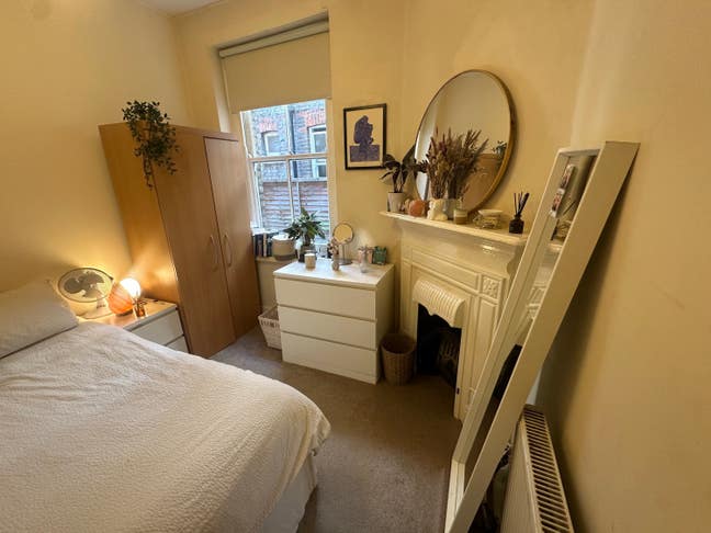 Double room available in a friendly flat Main Photo