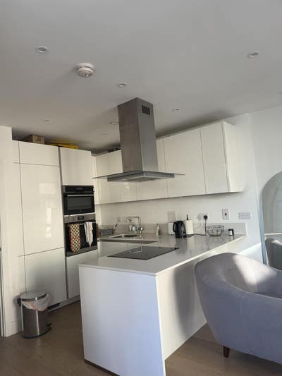 Furnished Double Bedroom in Camden Town - FEMALE Main Photo