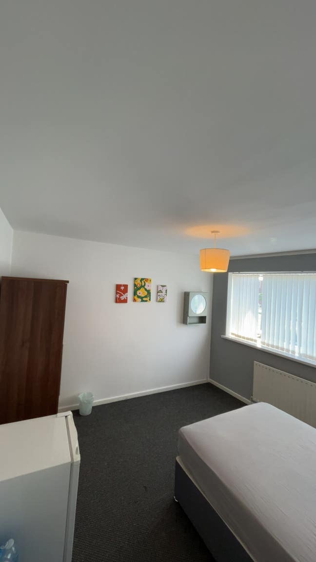 Excellent Location  Double Bedroom  Main Photo