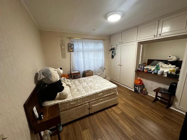 Double bedroom Room available  Main Photo