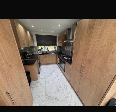 Double and single rooms available near Gatwick Main Photo