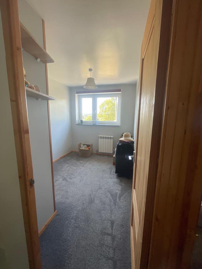 One box room available Main Photo
