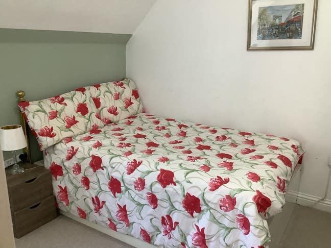 An ensuite room in a quiet and leafy street Main Photo