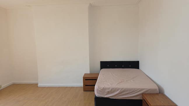 One Double Bedroom Main Photo