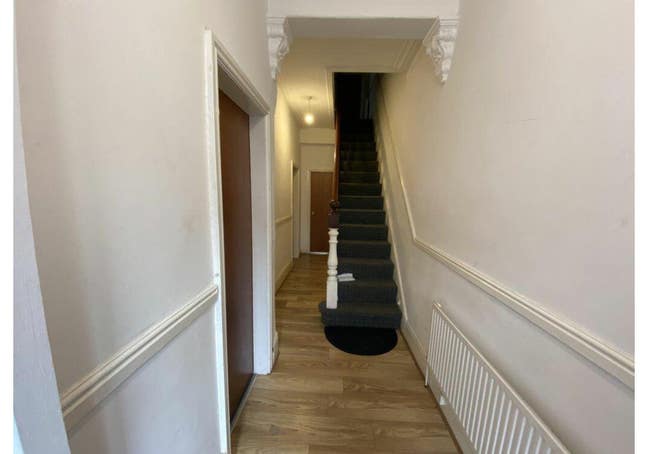 Student house - tenancy take over  Main Photo
