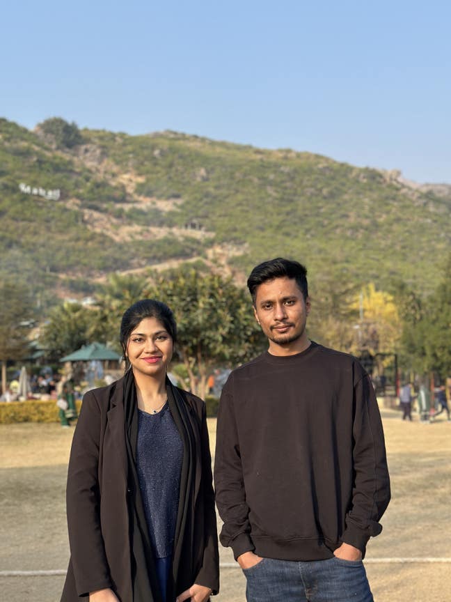 Professional Couple Seeking En-Suite Room  Main Photo