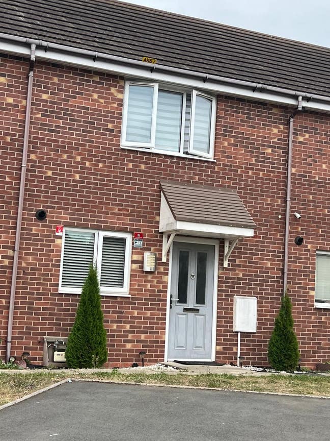 Spacious 2-Bedroom Apartment for Rent – CV2 Area Main Photo