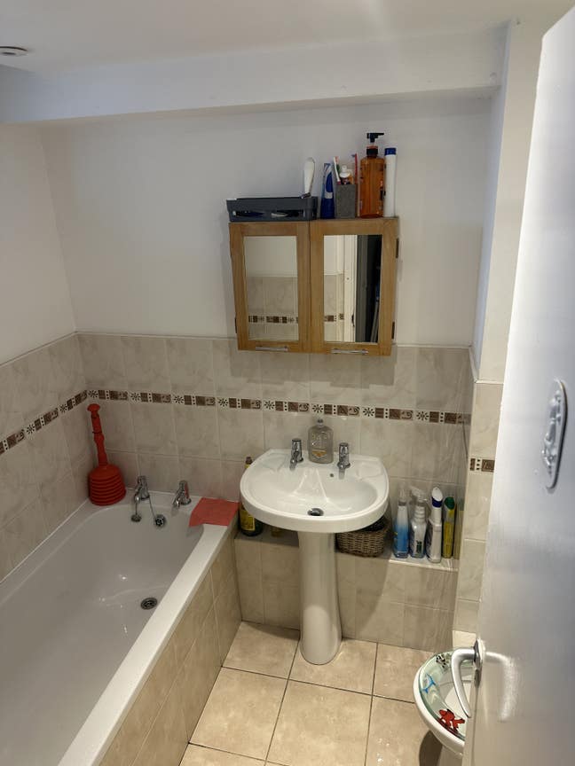 Room for rent Edmonton Green  Main Photo