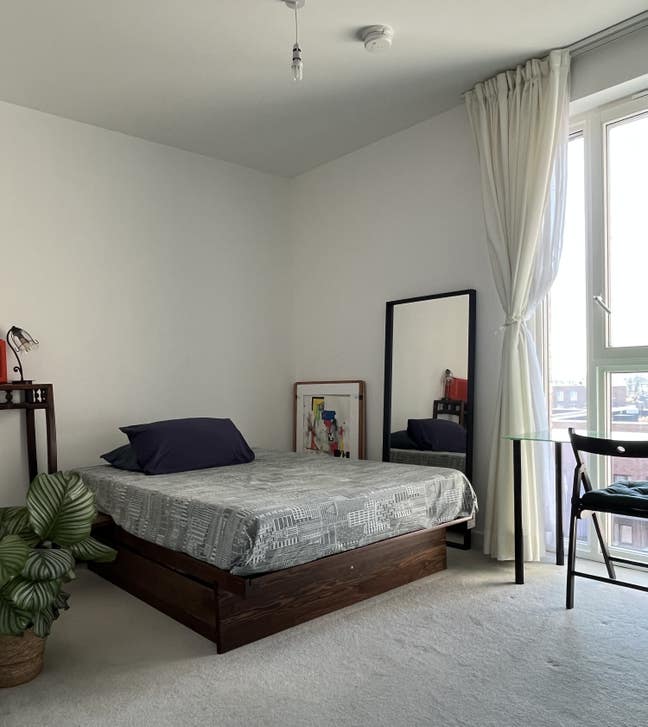 Lovely Double Room in Front of Thames River  Main Photo