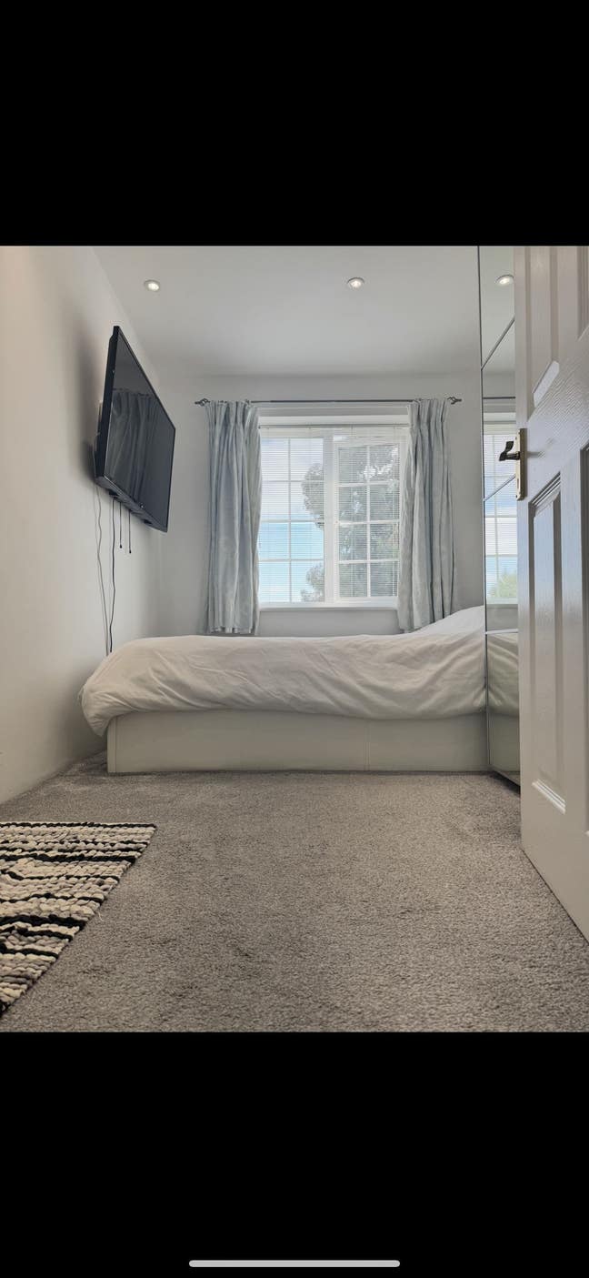 Double Room with own separate Shower room   Main Photo