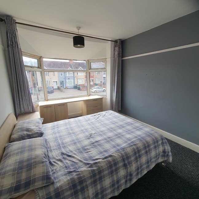 Room - Coventry - Courthouse Green CV6 Main Photo
