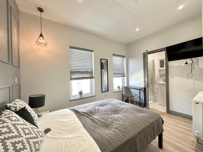 Lovely en-suite room in NN1 Main Photo